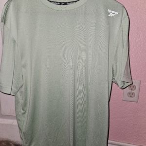 Reebok tshirt new